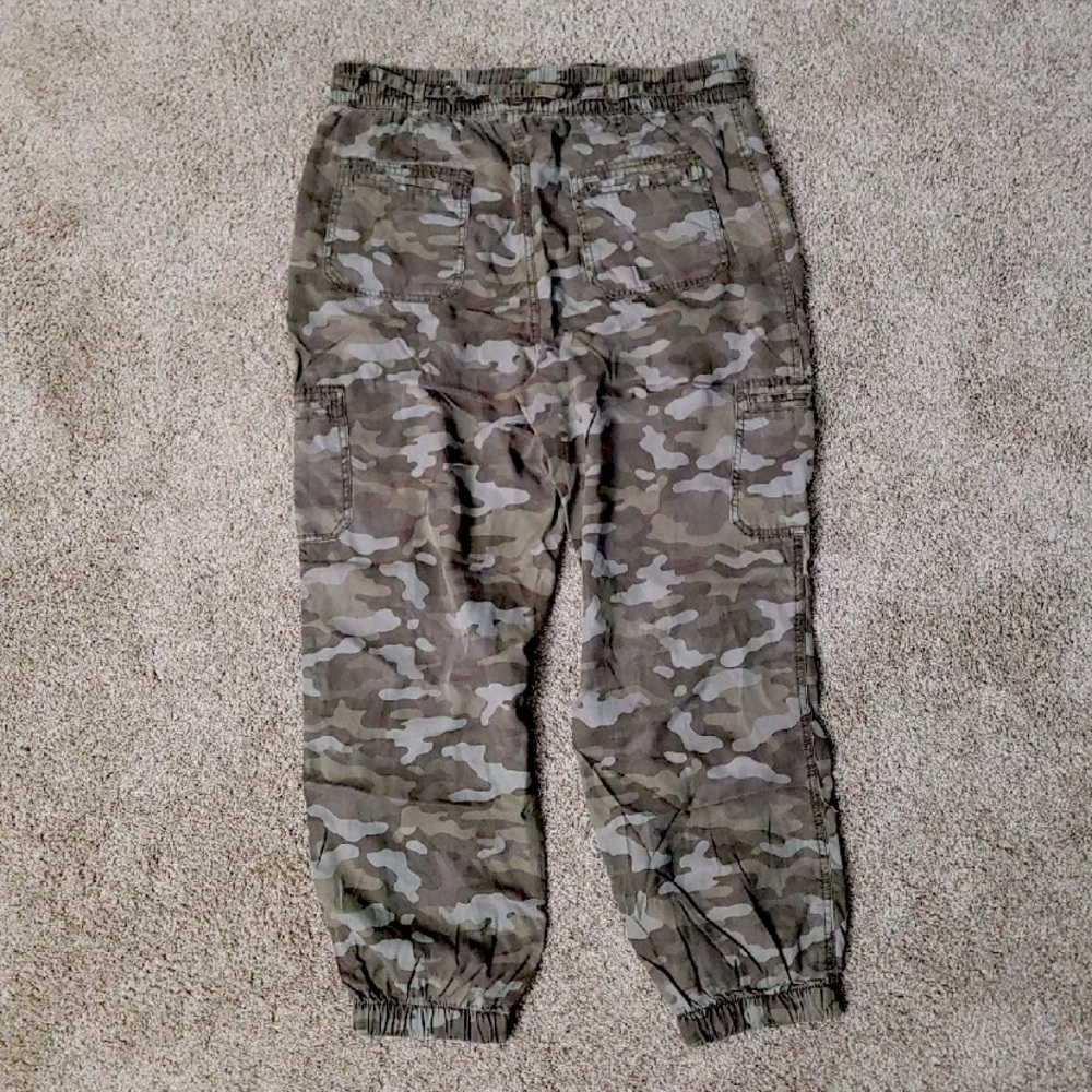 AEO camo joggers